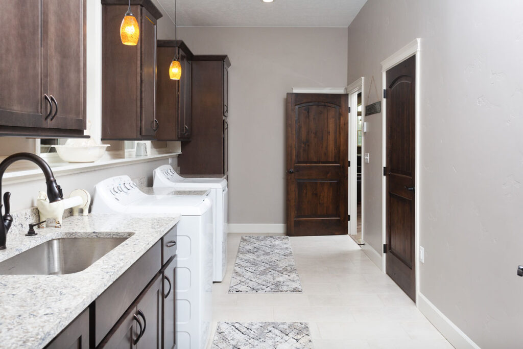 Traditional ranch with large laundry room
