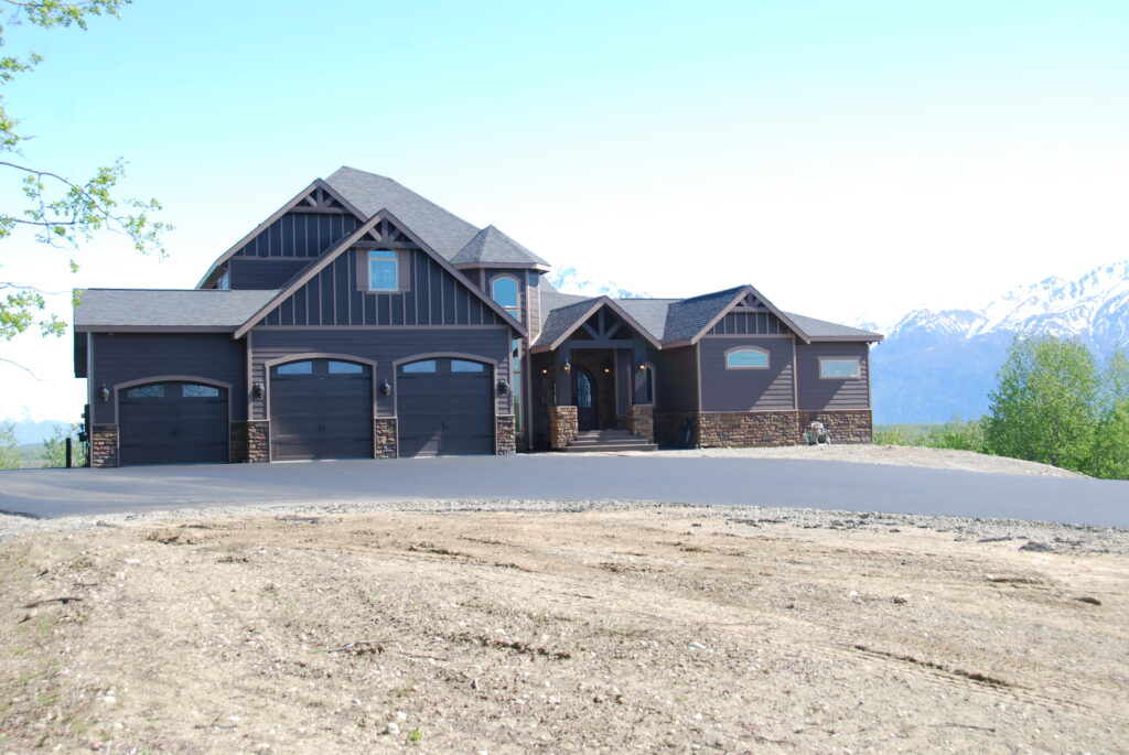 Bluff lot custom home with beautiful mountain views